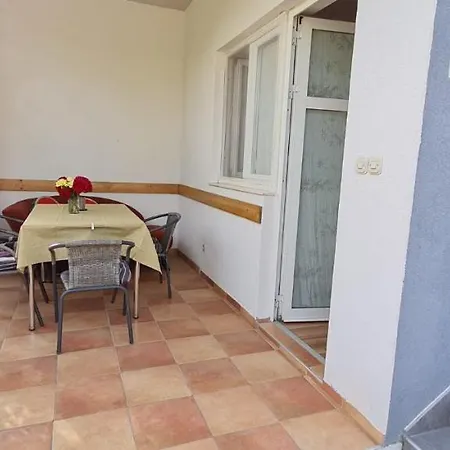 Lu-ka 2 Apartman *